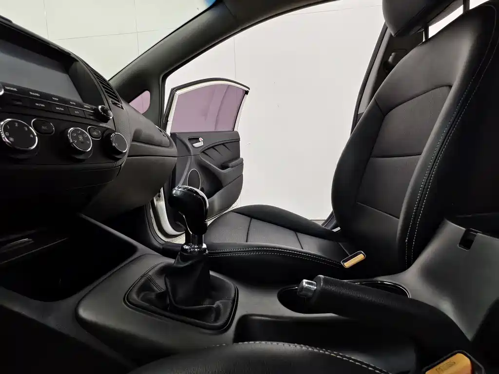 Kia K3 2014 — фото 12