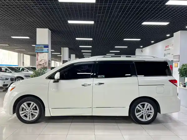Nissan Quest 2015