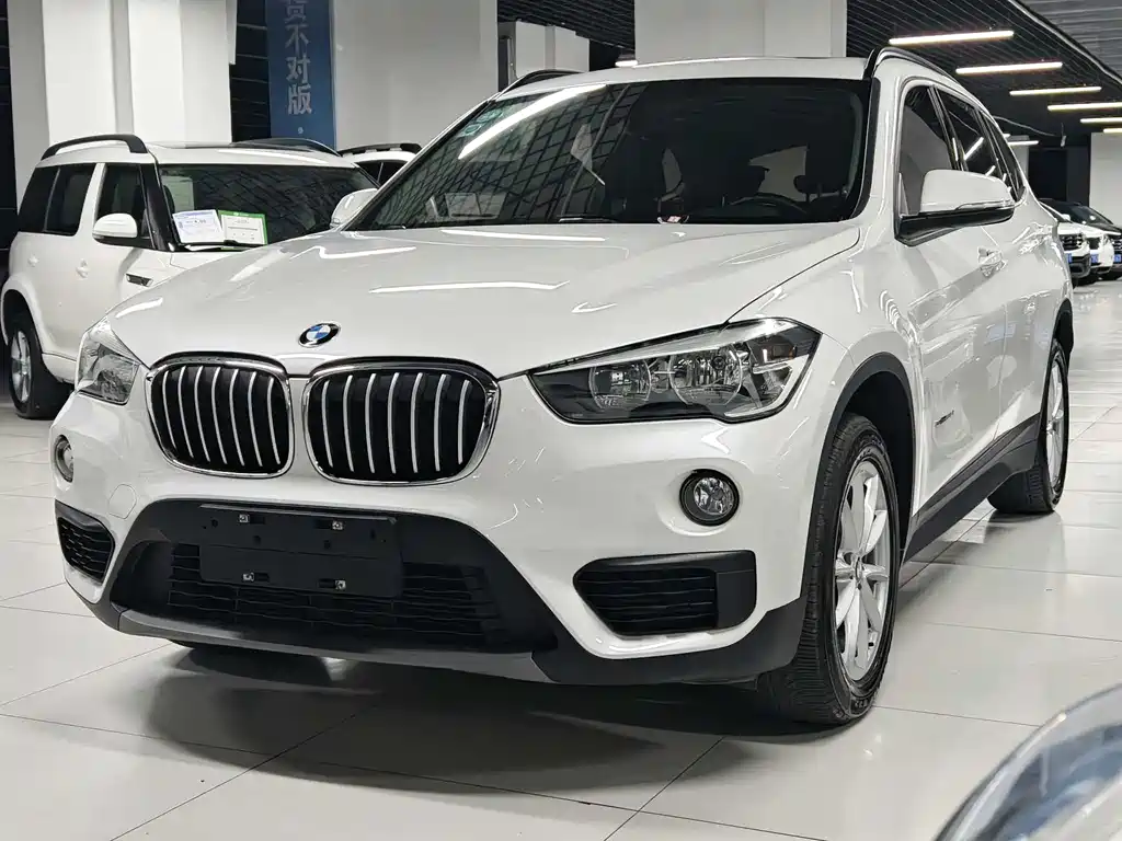 BMW X1 2017 — фото 1