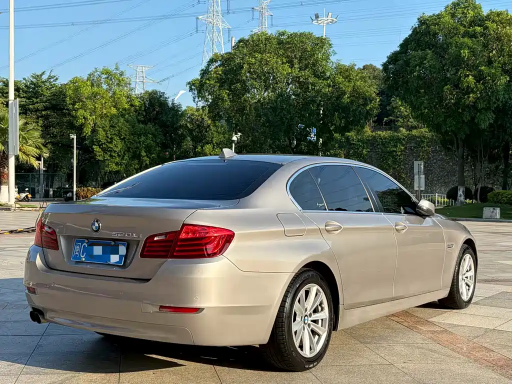 BMW 5 Series 2015 — фото 9