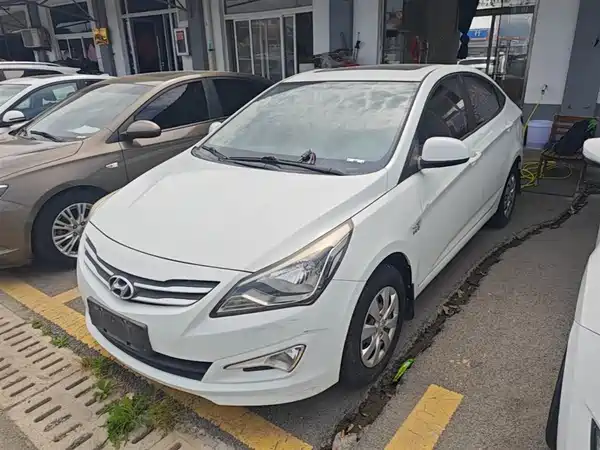 Hyundai Accent 2014