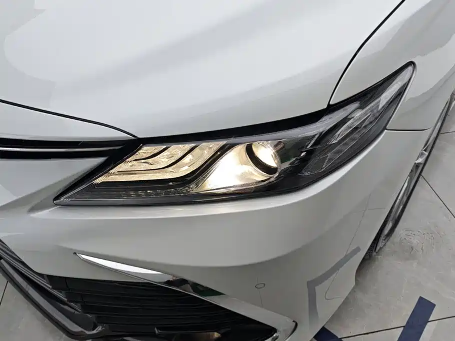 Toyota Camry 2022 — фото 5