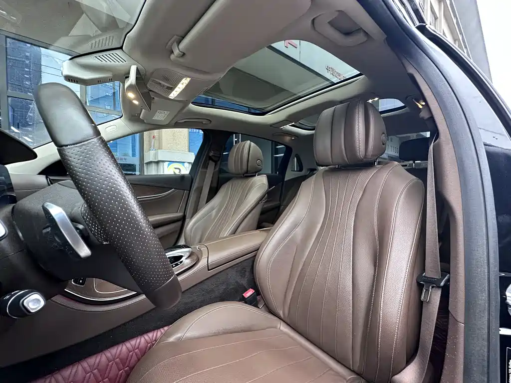 Mercedes-Benz E-Class 2018 — фото 15