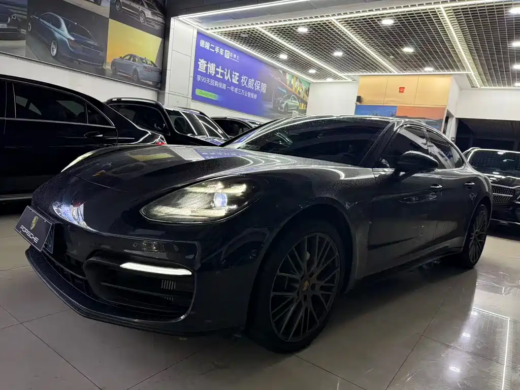 Porsche Panamera 2023