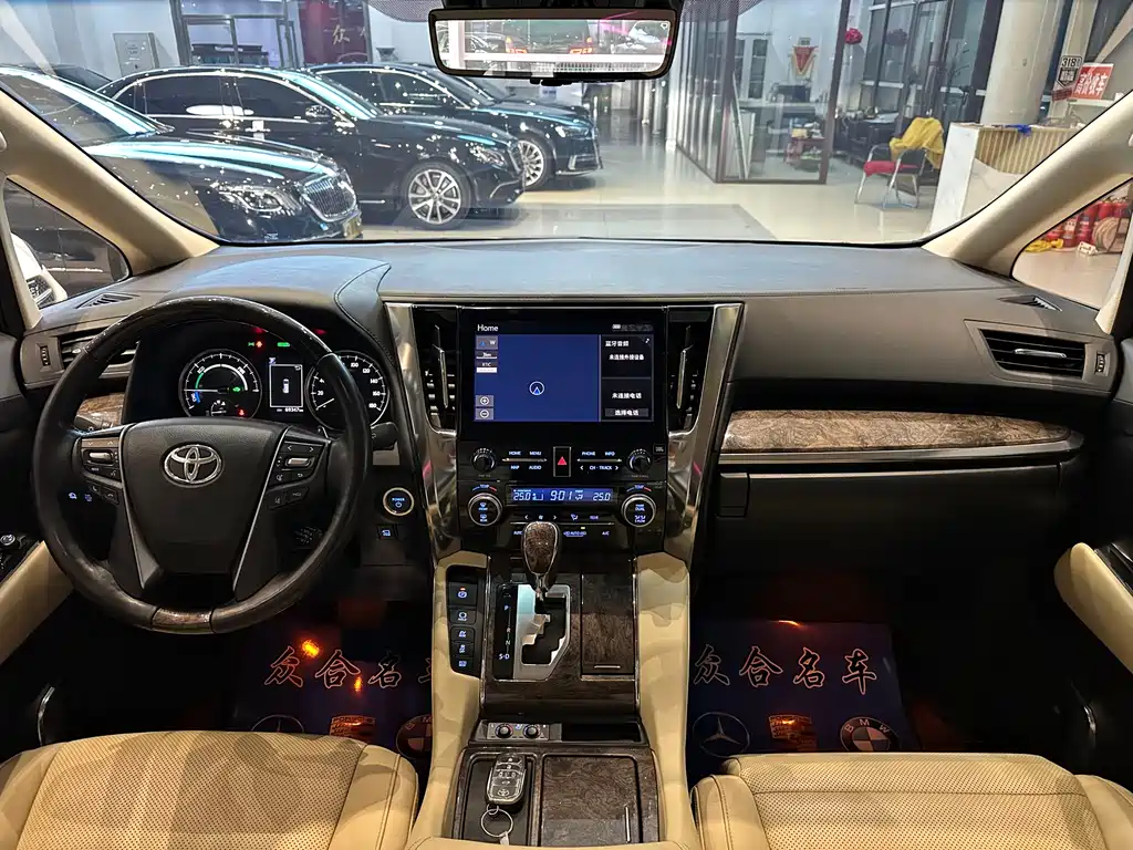 Toyota Vellfire 2022 — фото 9