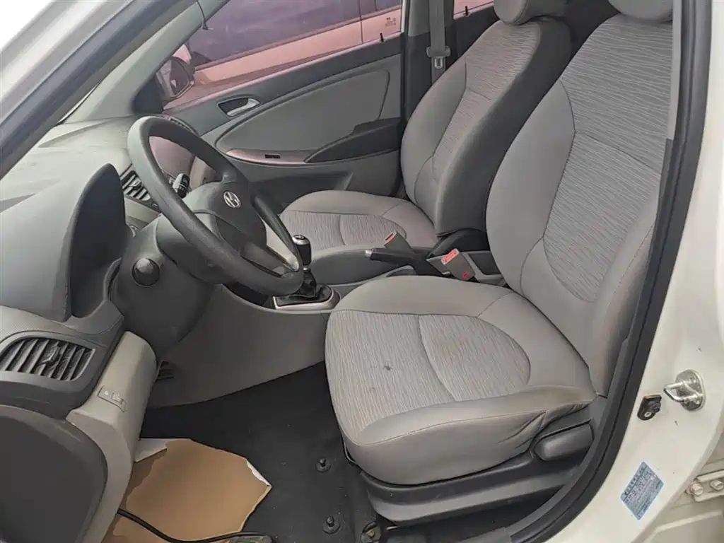 Hyundai Verna 2016 — фото 15