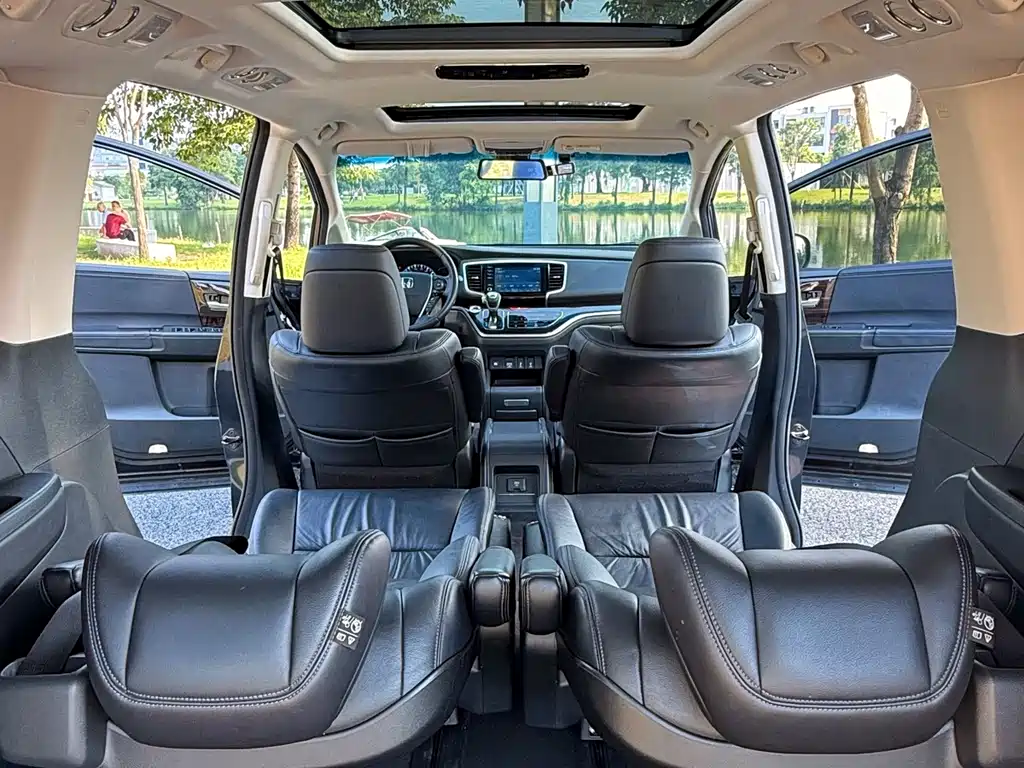 Honda Odyssey 2019 — фото 12