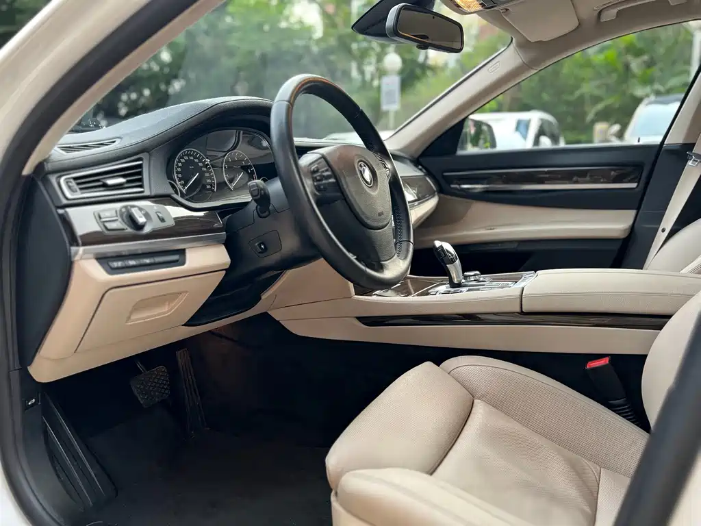 BMW 7 Series 2013 — фото 4