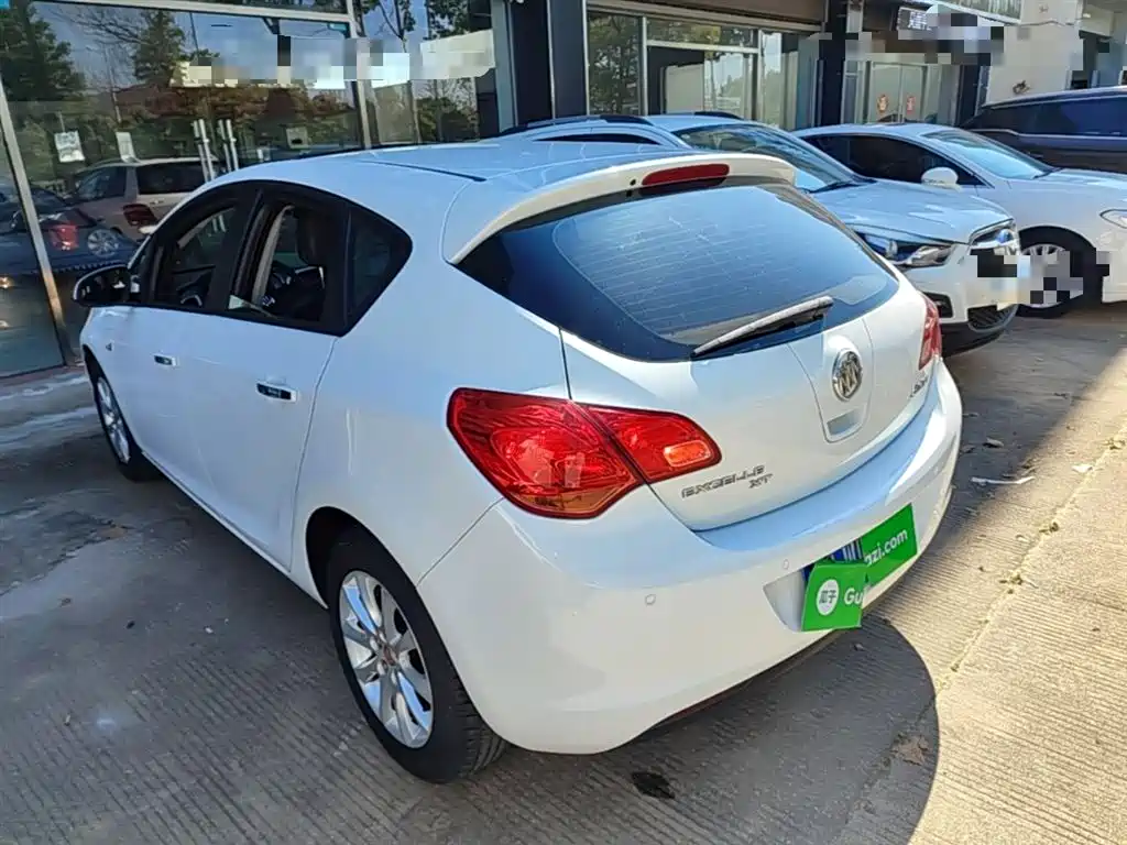 Buick Excelle 2015 — фото 23