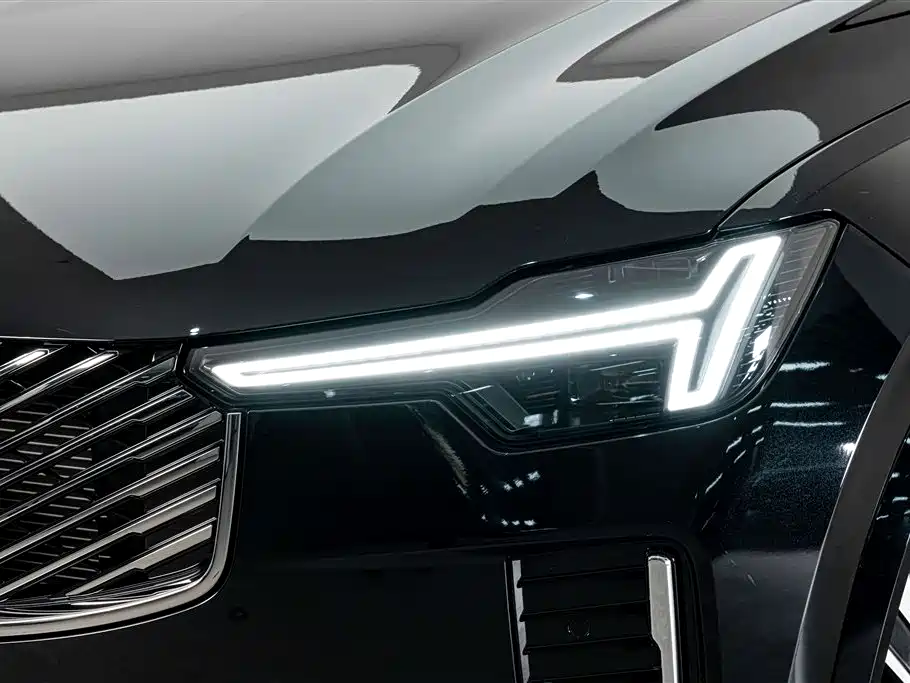Volvo XC90 Plug-In Hybrid 2026 — фото 4