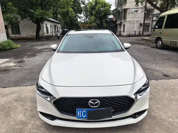 Mazda 3 Axela 2023