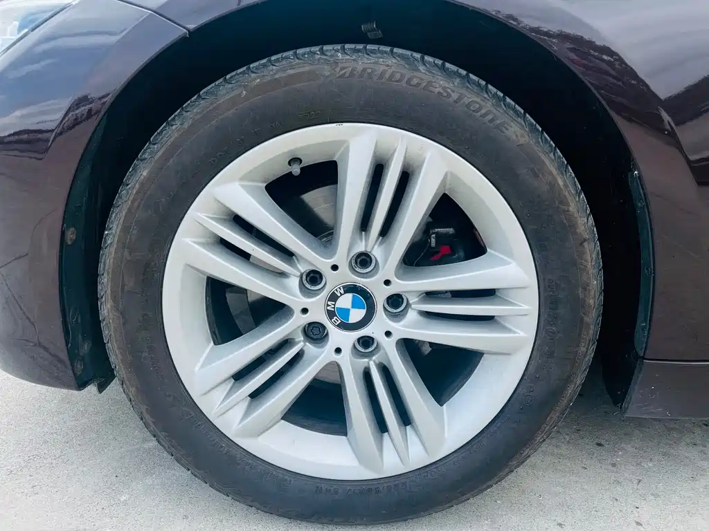 BMW 3 Series 2017 — фото 14