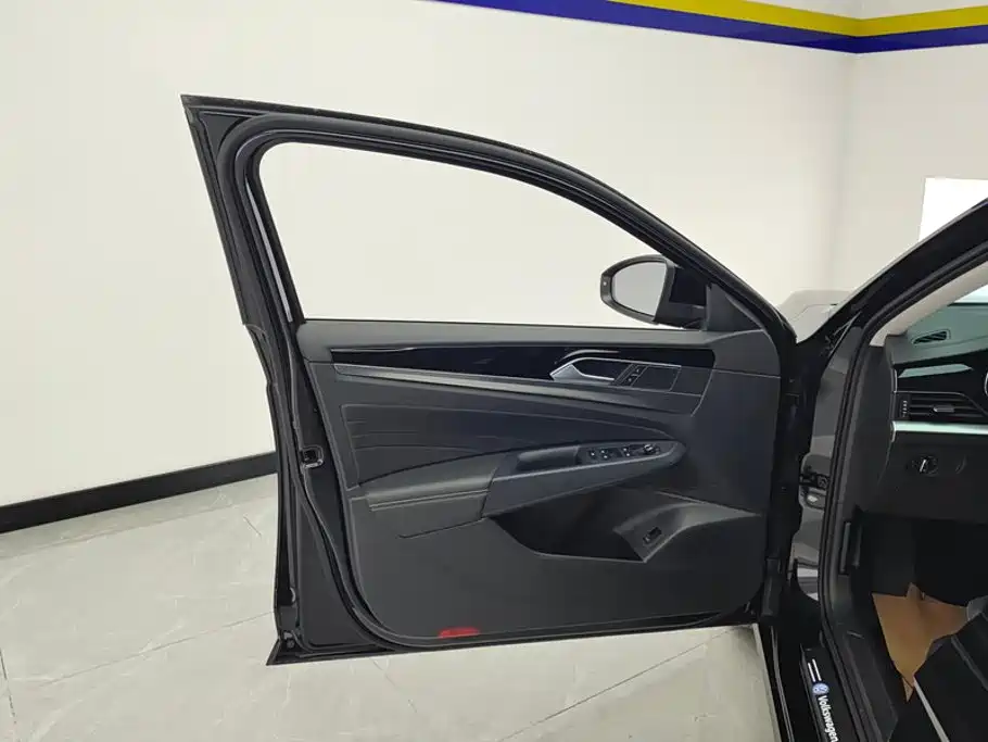 Volkswagen Passat 2025