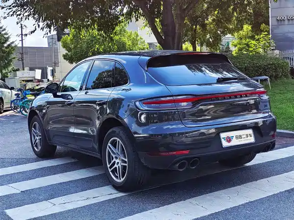 Porsche Macan 2021