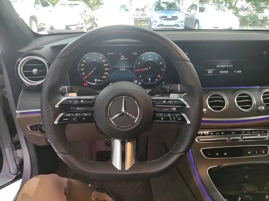 Mercedes-Benz E-Class 2022 — фото 11