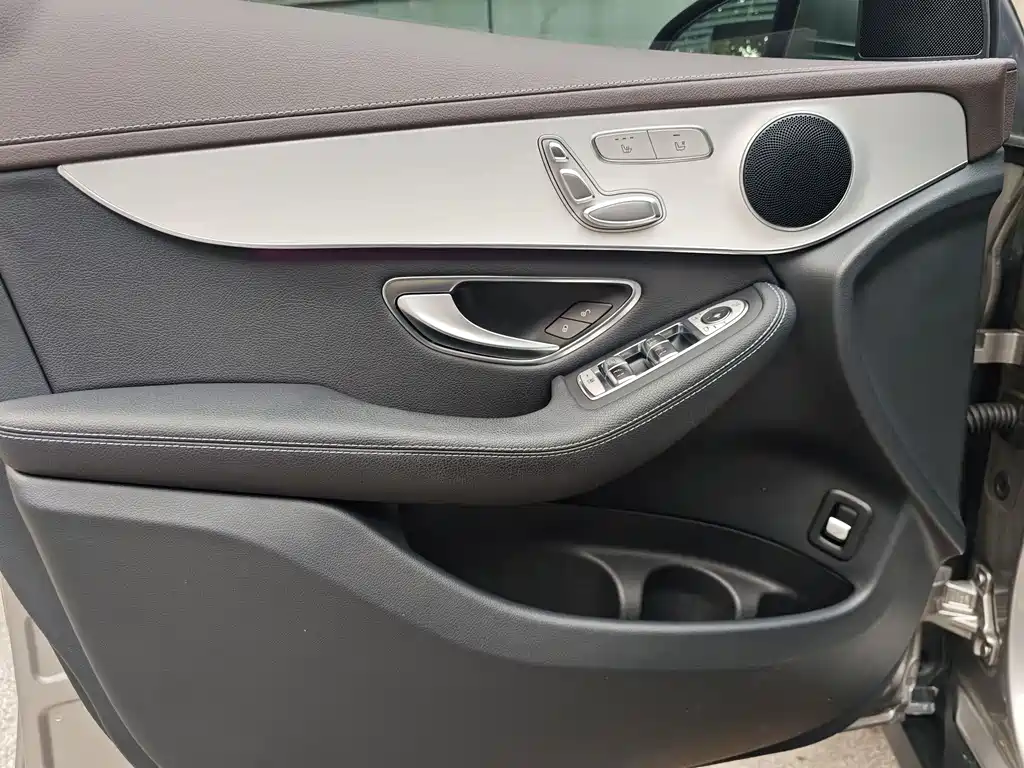 Mercedes-Benz GLC 2020 — фото 18