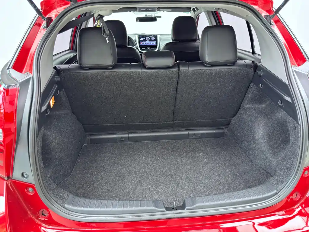 Toyota Yaris L 2017 — фото 10