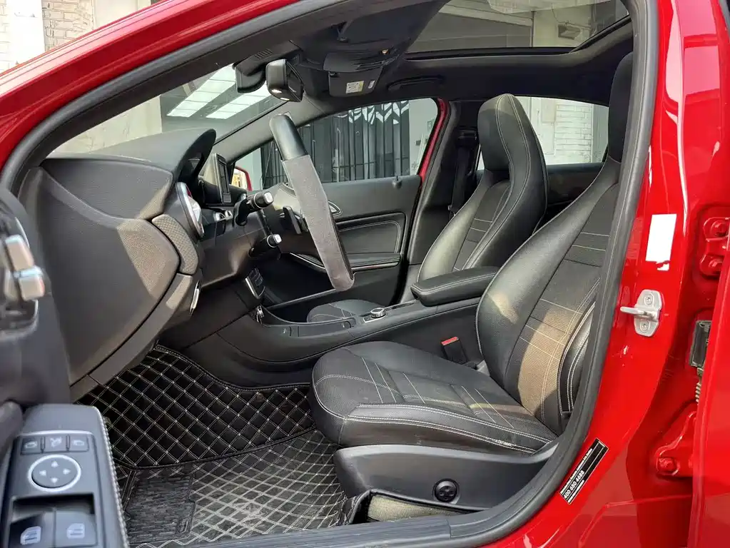 Mercedes-Benz A-Class 2015 — фото 4