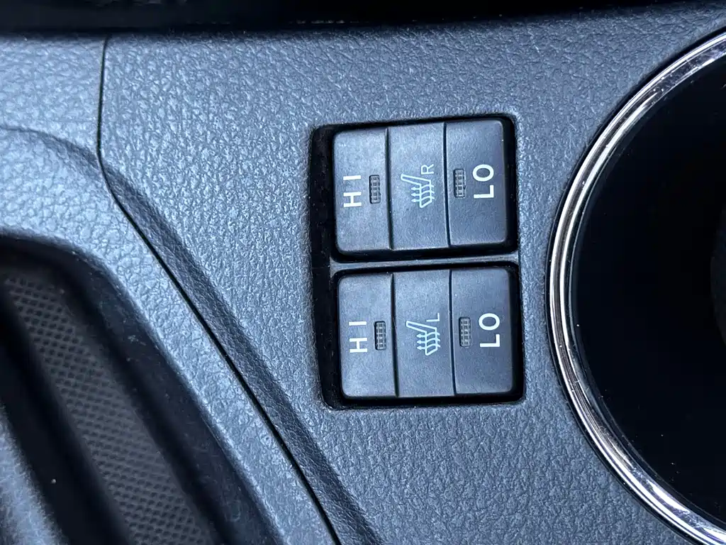 Toyota Corolla 2015 — фото 21