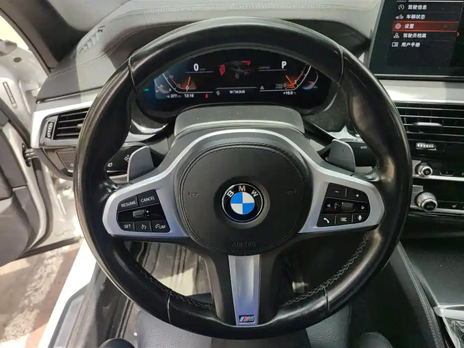 BMW 5 Series 2022 — фото 15