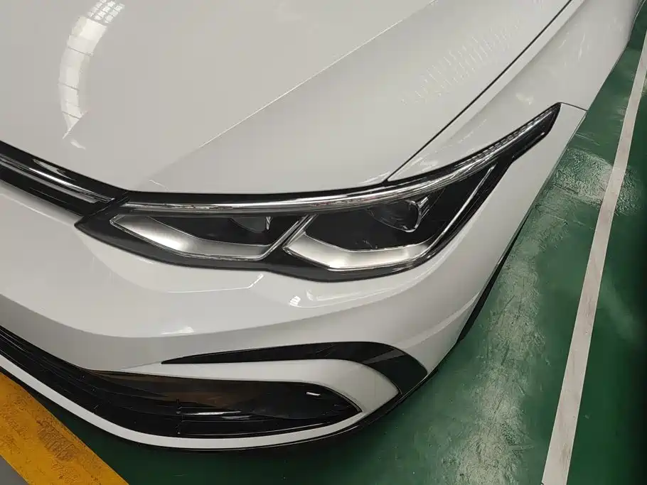 Volkswagen Golf 2021
