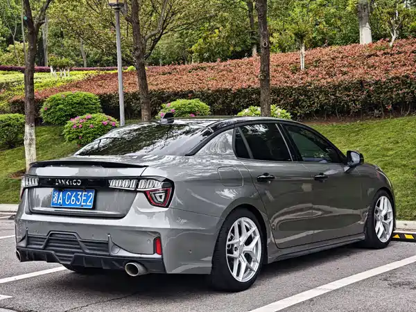 Lynk & Co 03 2021