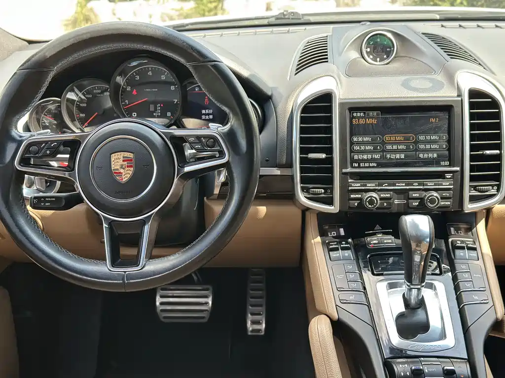 Porsche Cayenne 2015 — фото 10