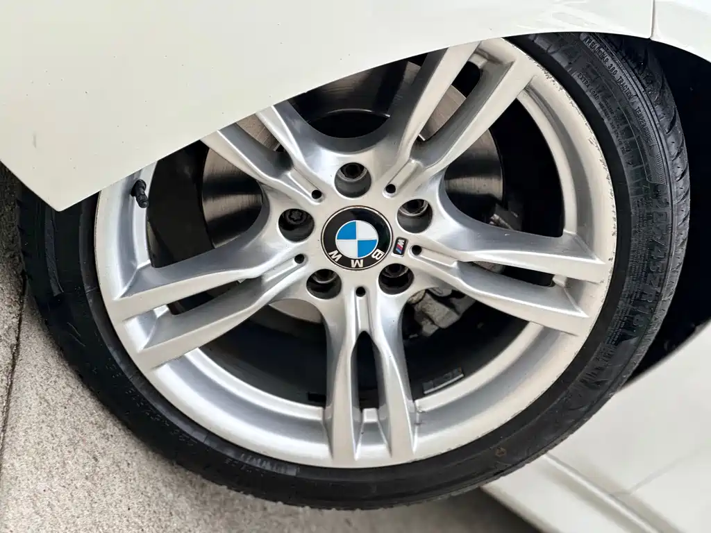 BMW 3 Series 2017 — фото 18
