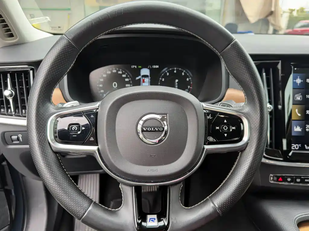 Volvo S90 2019 — фото 21