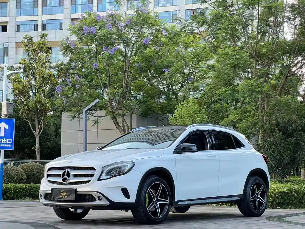Mercedes-Benz GLA 2016 — фото 1