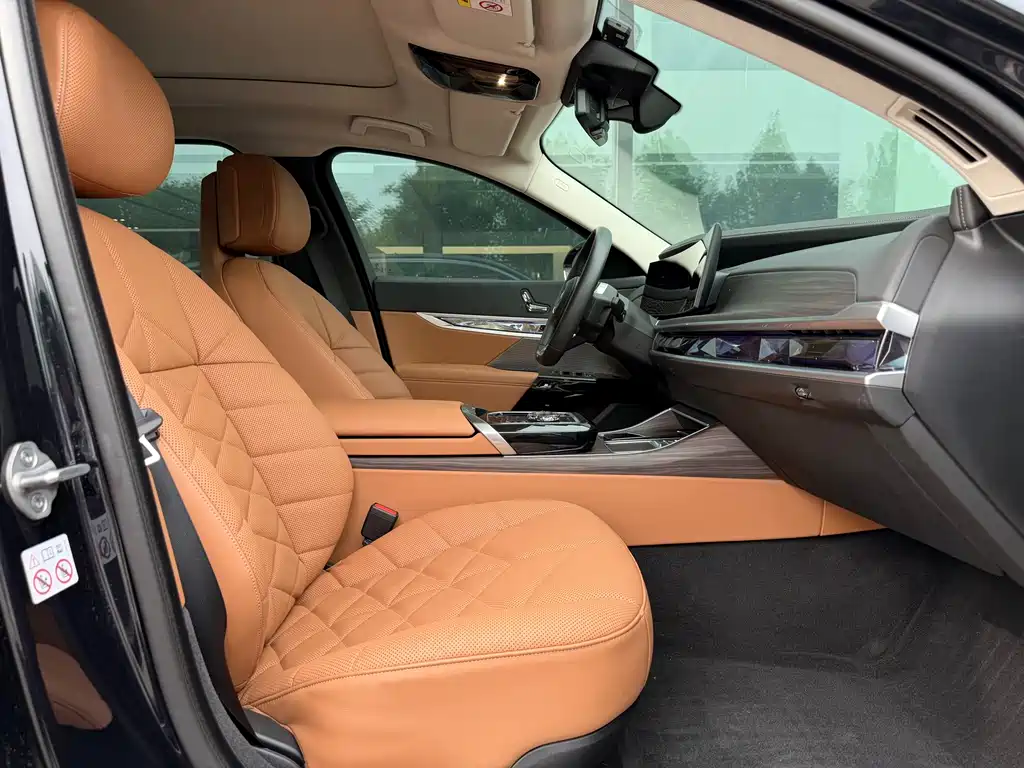 BMW i7 2024 — фото 30