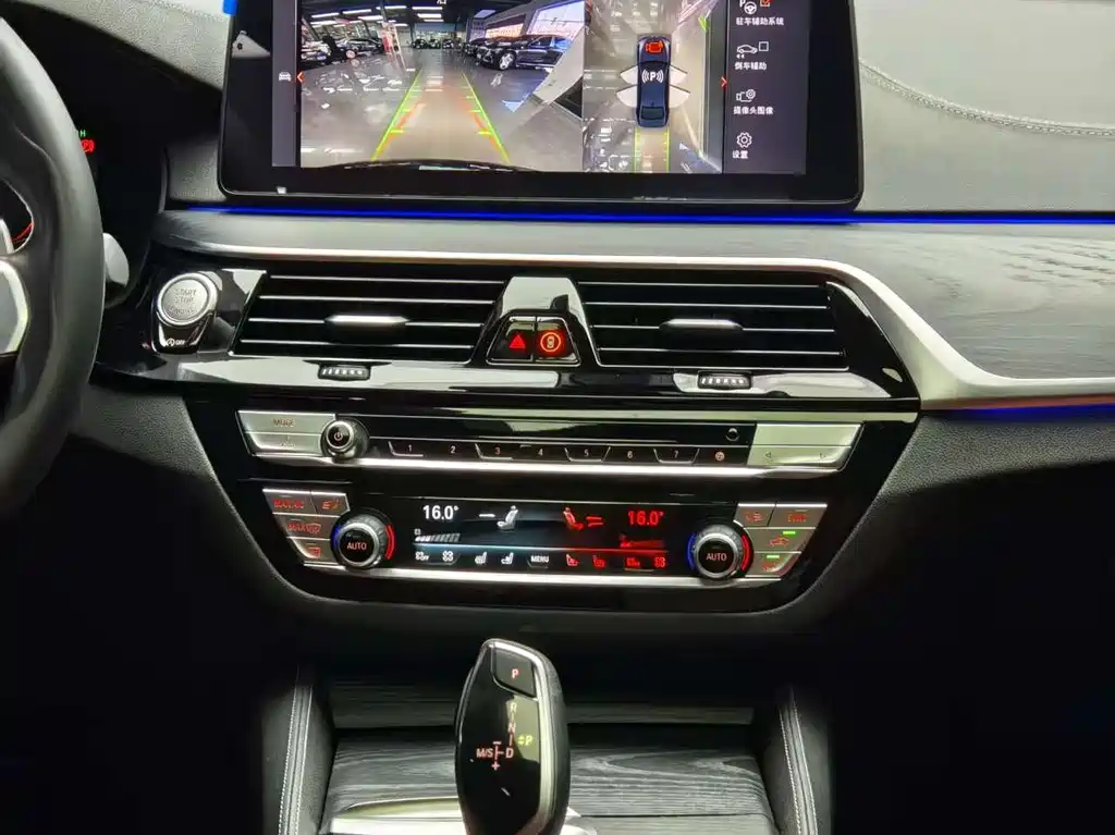 BMW 5 Series 2024 — фото 12