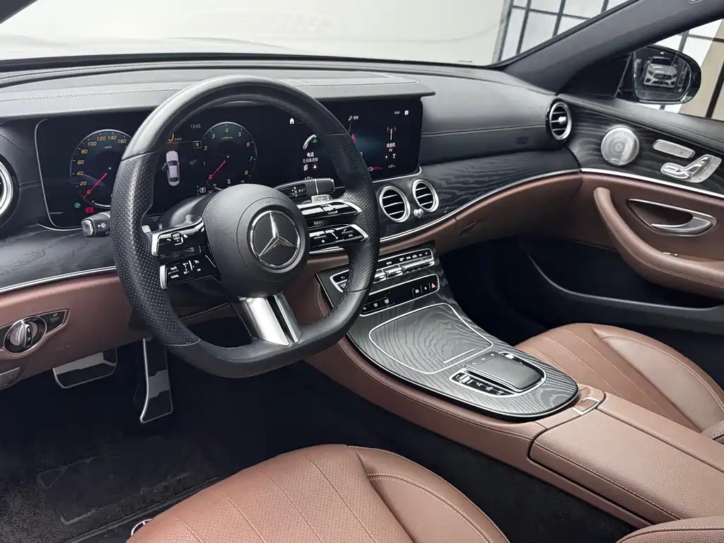 Mercedes-Benz E-Class 2021 — фото 11