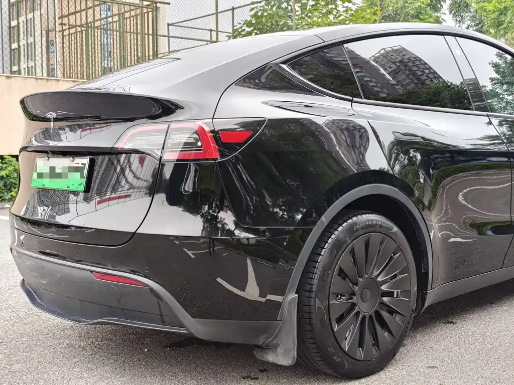 Tesla Model Y 2022 — фото 15