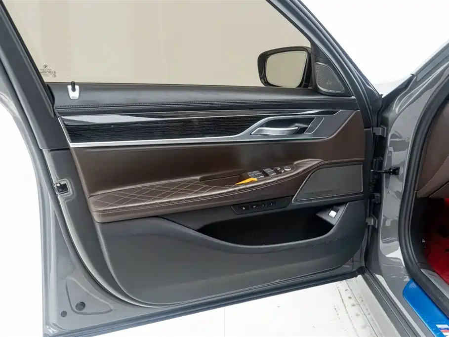 BMW 7 Series 2021 — фото 15