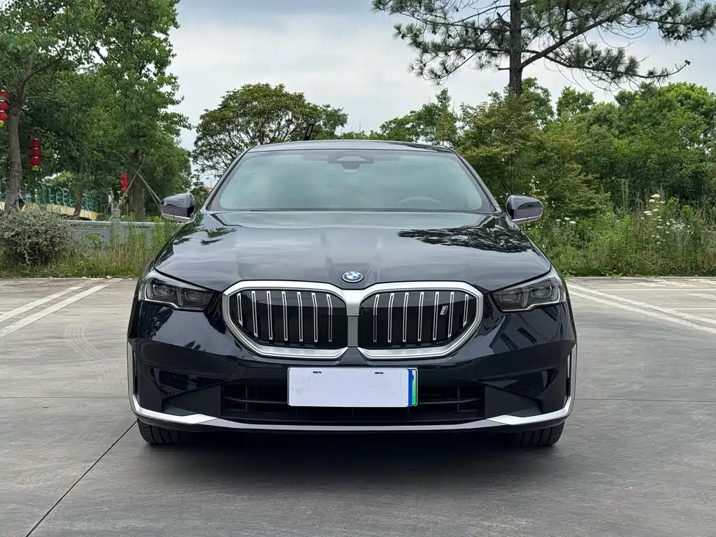 BMW i5 2025 — фото 2