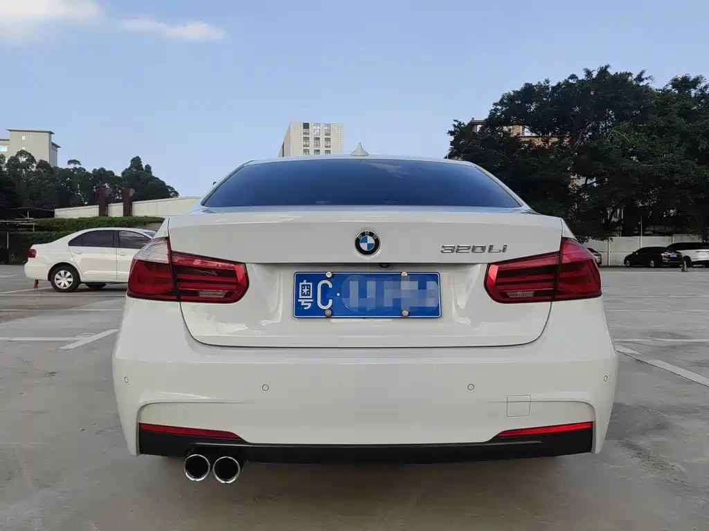 BMW 3 Series 2018 — фото 13