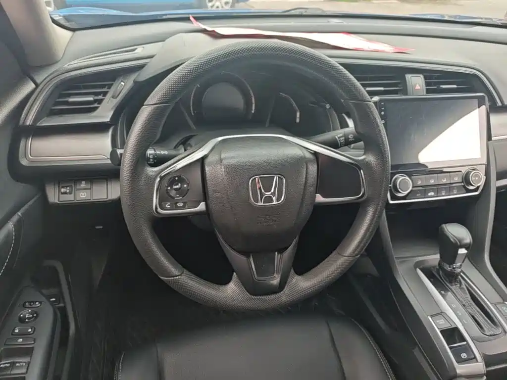 Honda Civic 2018 — фото 11