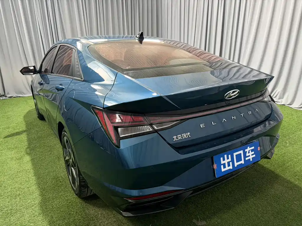 Hyundai Elantra 2022