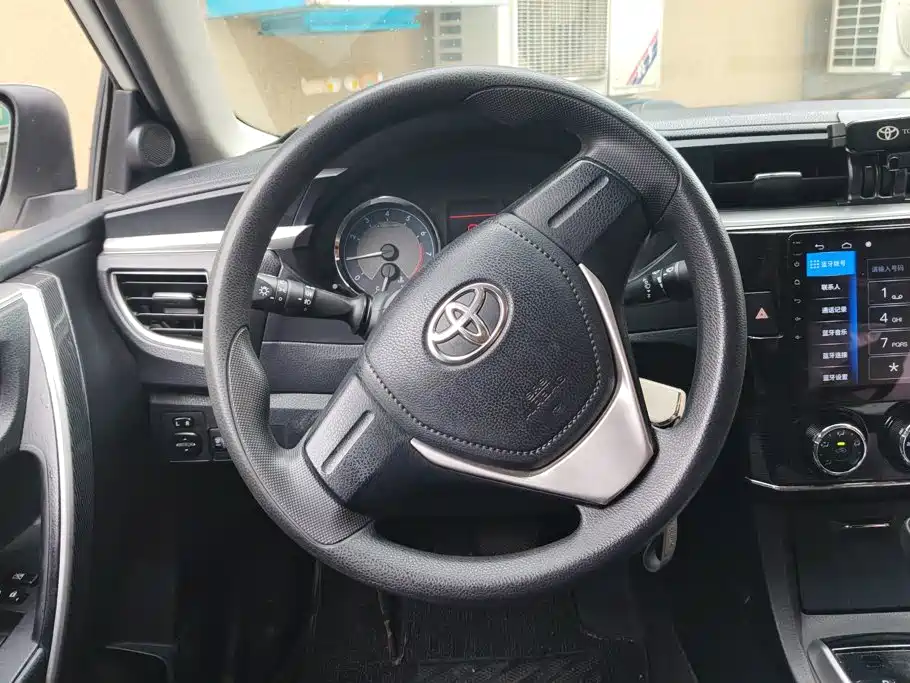 Toyota Corolla 2015 — фото 15