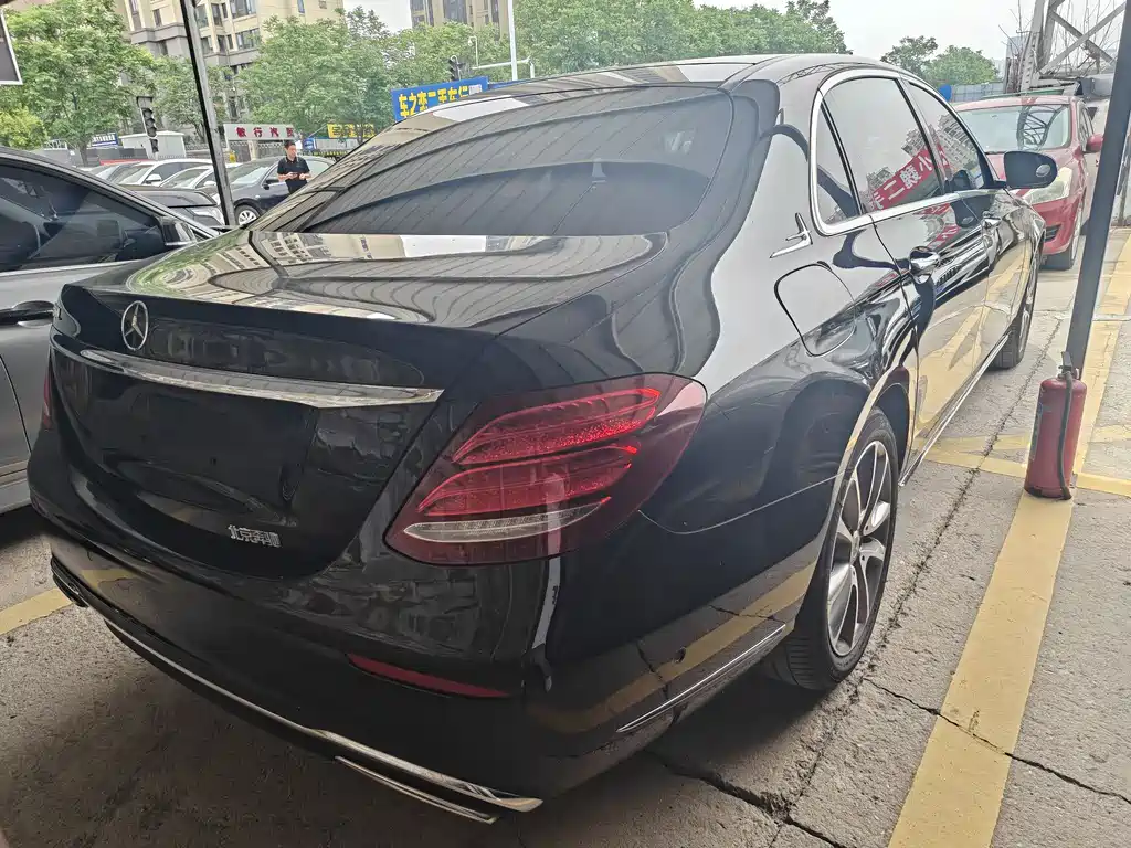 Mercedes-Benz E-Class 2020 — фото 16