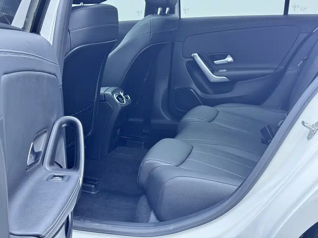 Mercedes-Benz A-Class 2021 — фото 10