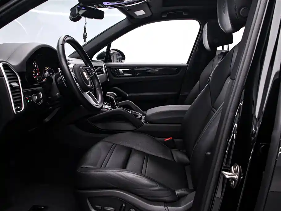 Porsche Cayenne Hybrid 2023 — фото 12