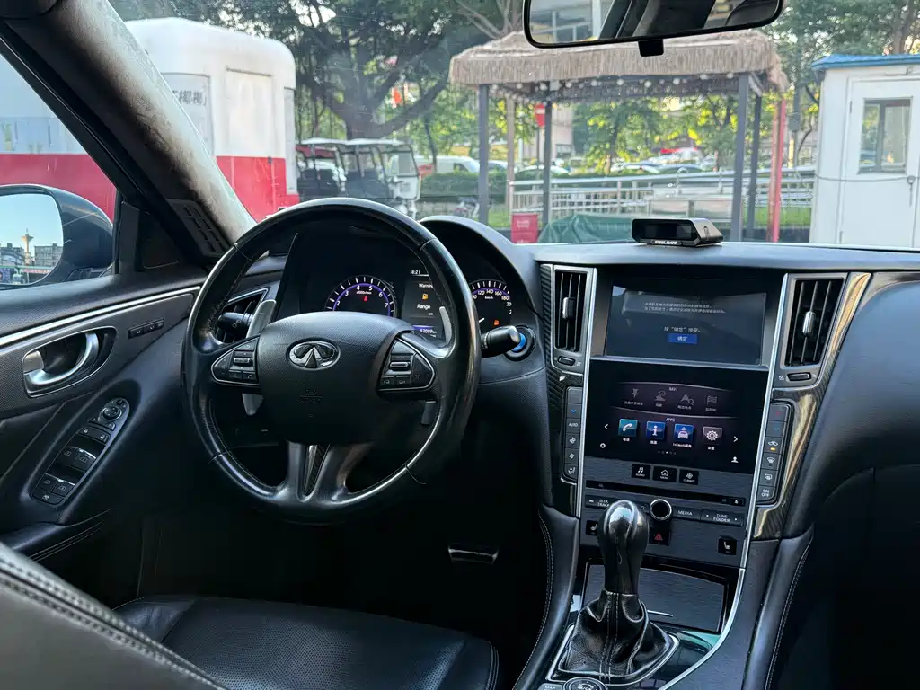 Infiniti Q50 2014
