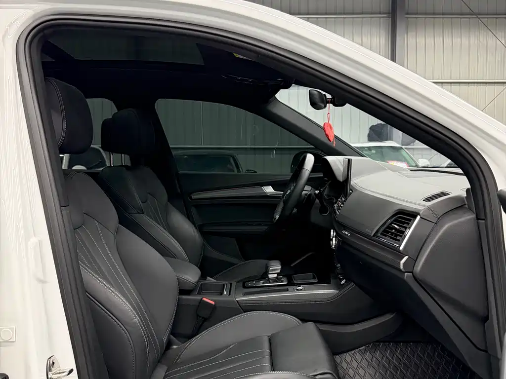 Audi Q5L 2023 — фото 4