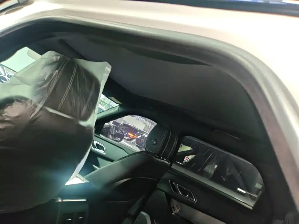 Land Rover Range Rover Velar 2019 — фото 18