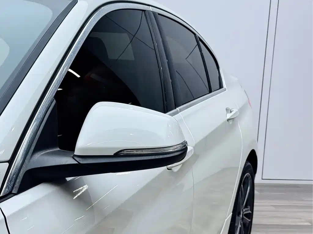 BMW 1 Series 2019 — фото 19