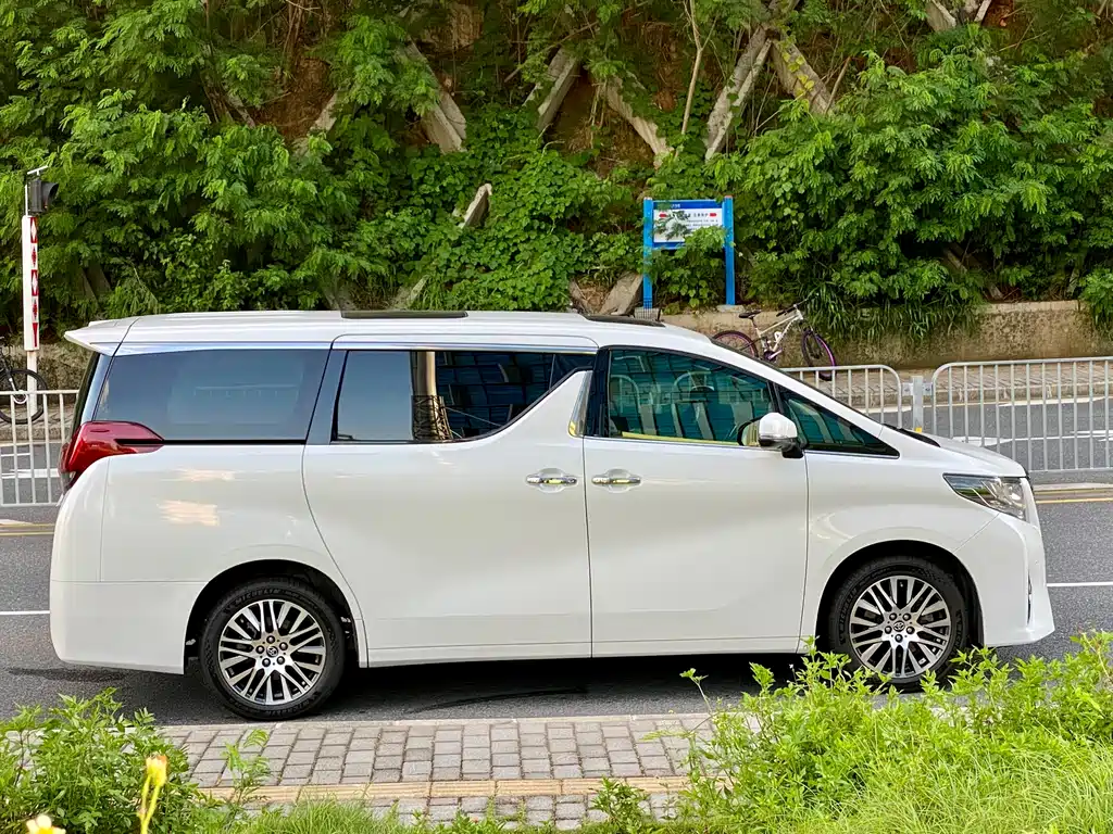 Toyota Alphard 2017