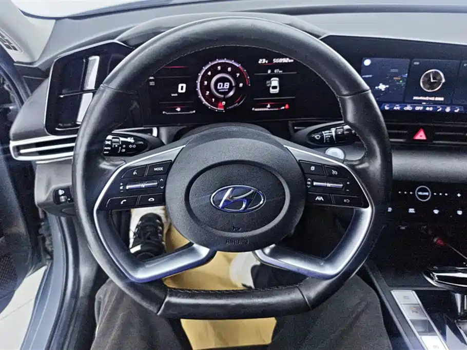 Hyundai Elantra 2021 — фото 15