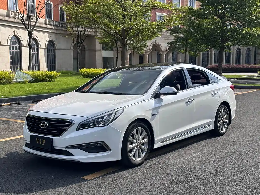 Hyundai Sonata 2015 — фото 1